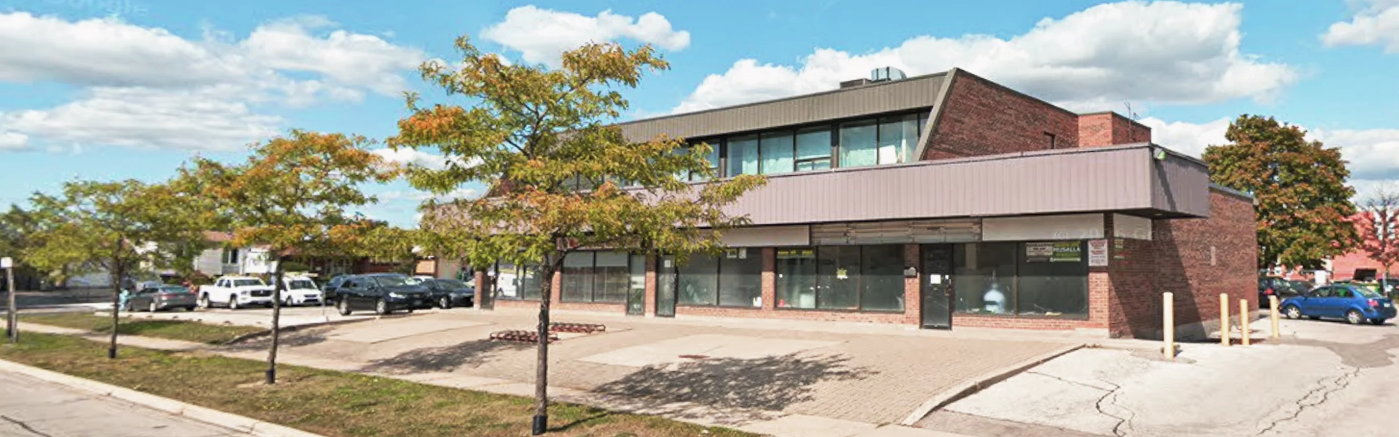 Exterior view of Brandon Gate Musalla Mississauga building